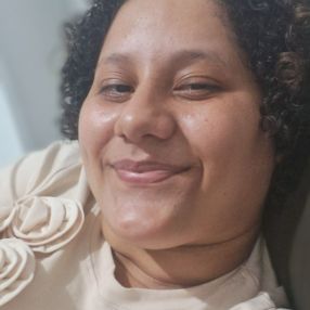 Karina, Babá em Brusque