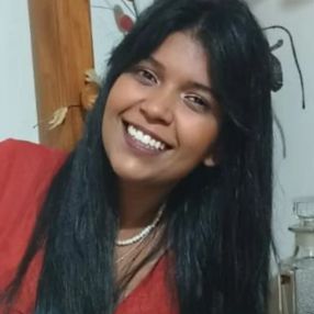Ariana, Babá em Divinópolis