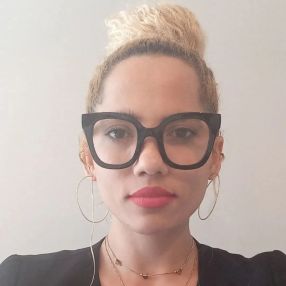 Duda, Babysitter in Salvador