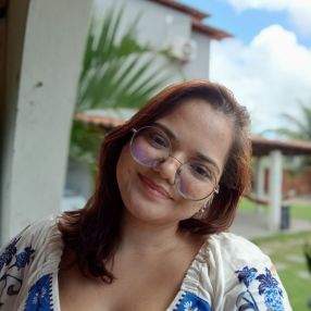 Lari, Babysitter in Fortaleza
