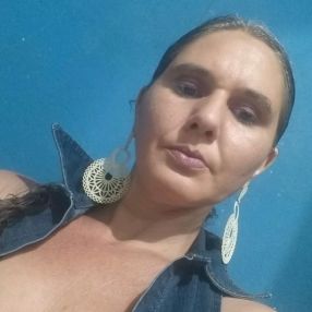 Leilaine, Babá em Rio Verde