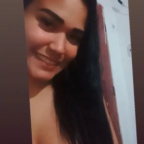 Jullyane, Babysitter in Paço do Lumiar