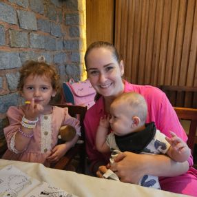 Emanoela, Família em Maricá