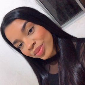 Brenda, Babá em São Vicente