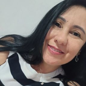 Simone, Babá em Belo Oriente