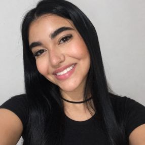 Angelina, Babá em Valentim Gentil