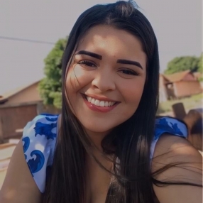 Daniella Fernanda, Babysitter in Raul Soares