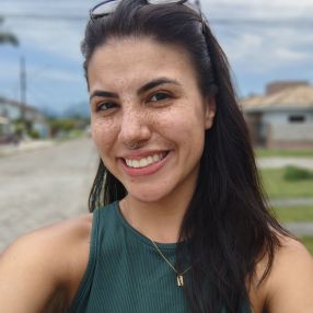 Caroline, Babá em Carambeí