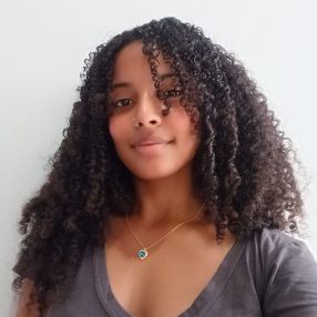 Aline, Babá em Oriente