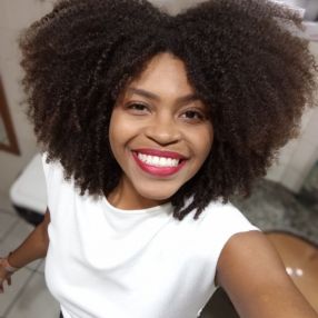 Izabela, Babá em Salvador