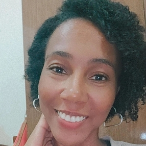 Juliana, Babá em Nova Friburgo