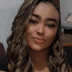 Viviane, Babá em Londrina