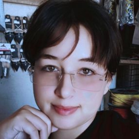 Yasmim, Babá em Redenção