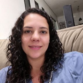 Daniela, Babá em Uberaba