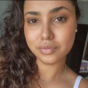 Larissa, Babá em São Paulo