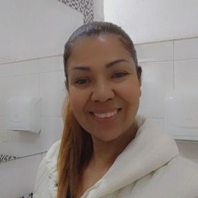 Elaine, Babysitter in Francisco Morato