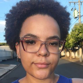 ANA JULIA, Babá em Monte Aprazível