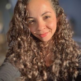 Luana, Babá em Caraguatatuba