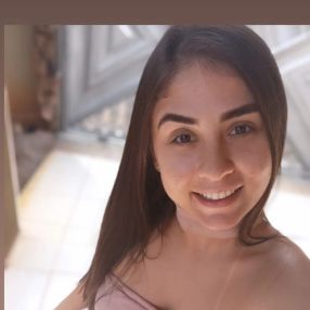 Carolaine, Babá em Caldas Novas