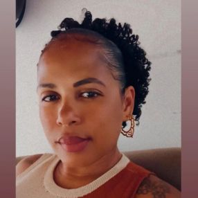 Valquiria, Babá em Lauro de Freitas