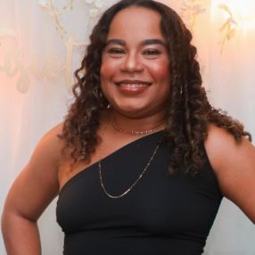 JÉSSICA, Babá em Lauro de Freitas