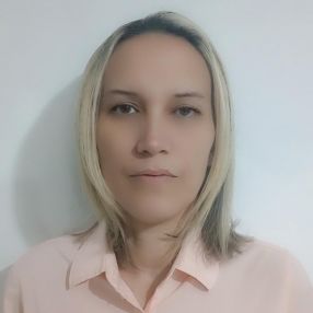Simone, Babá em Cidade Ocidental