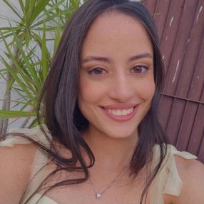 Elaine, Babysitter in Olinda