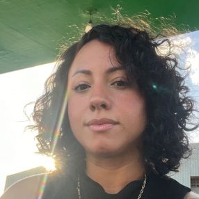 Jordana, Babá em Barra de São Miguel