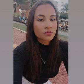 Camila, Babá em Mineiros