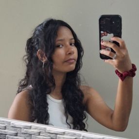 Nicoly, Babá em Sombrio
