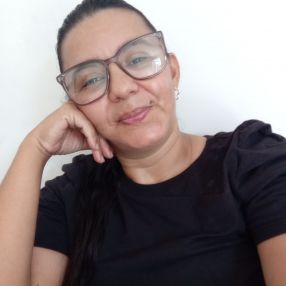 Anne Jamille, Babysitter in São Cristóvão