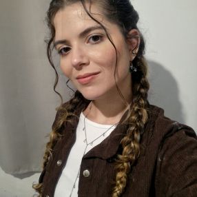 Mônica, Babá em Vitória