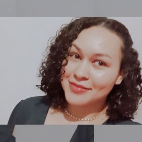 Vitória, Babá em Pontes e Lacerda