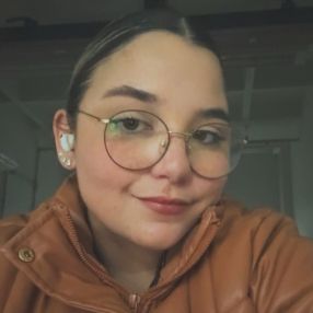 María Eduarda, Babysitter in Portão