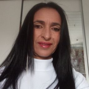 Andreia, Babá em Brusque