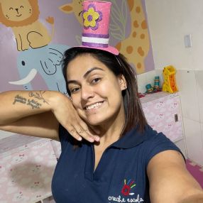 Aline, Babá em Macaé