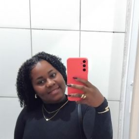 Larissa, Babá em Araruama