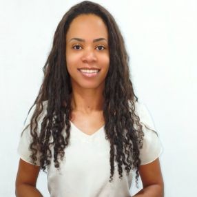 Rafaela Dias, Babysitter in Ubá