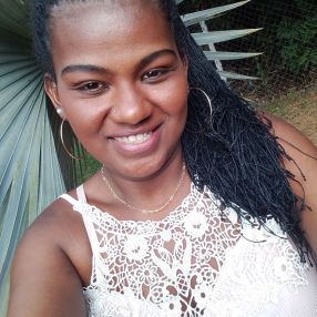 Laissila, Babysitter in Ubá