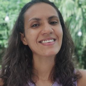 Caline, Babá em São Cristóvão