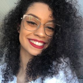 Karine, Babá em Farroupilha