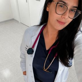 Bruna, Babá em Navegantes