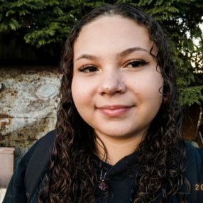 Mikaele, Babá em Cravinhos