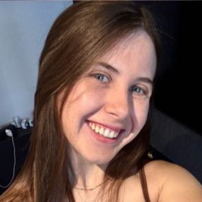 Aline, Babá em Jaraguá do Sul