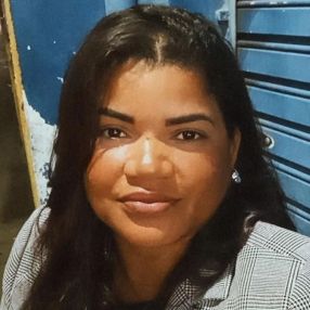 Amanda, Babá em Iguaba Grande