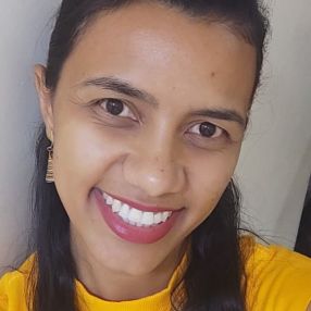 Mara, Babá em Anápolis