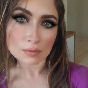 Larissa, Família em Divinópolis