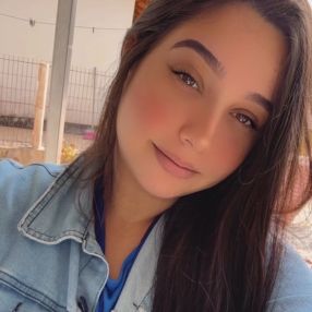 Lauren, Babá em Balneário Arroio do Silva