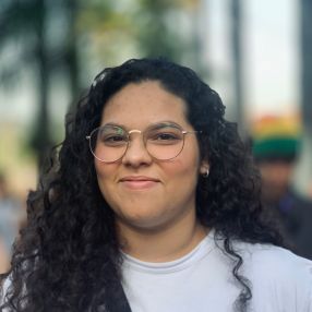 Sara, Babá em Canoas