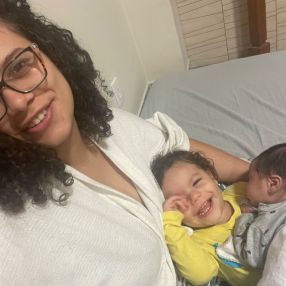 Karen, Família em Vitória
